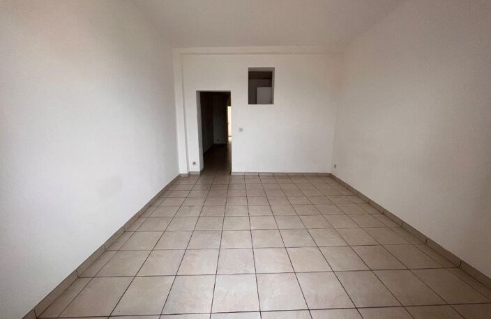 F2 16 RUE FESCH 20000 AJACCIO — photo 3