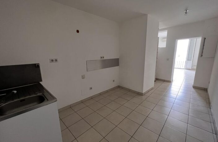 F2 16 RUE FESCH 20000 AJACCIO — photo 5