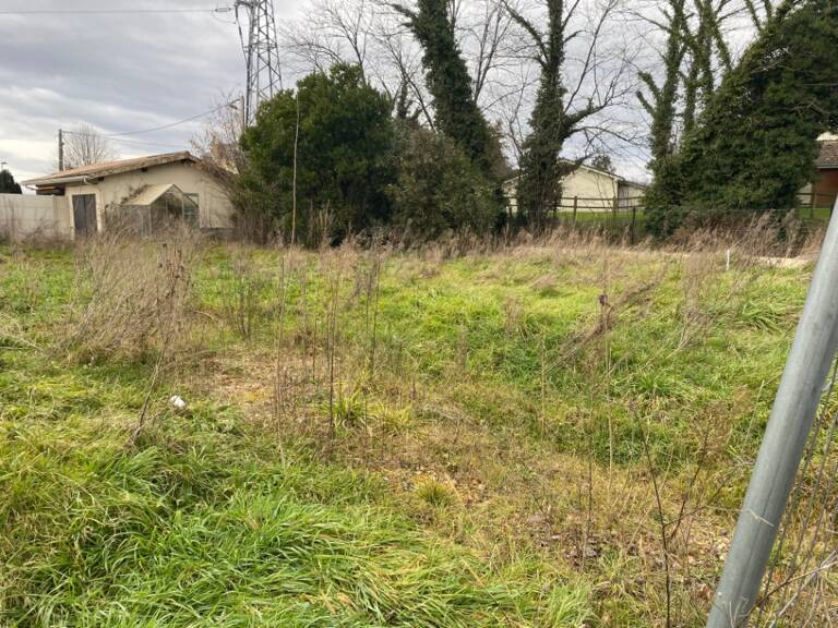 Terrain à bâtir à Daignac (33420) — photo 1