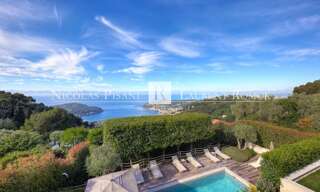 Maison 7 Pièces 284 m² à louer à Villefranche-sur-Mer (06230)
