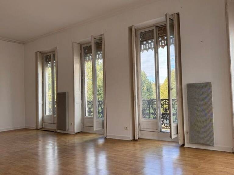 Appartement À Vendre — photo 1