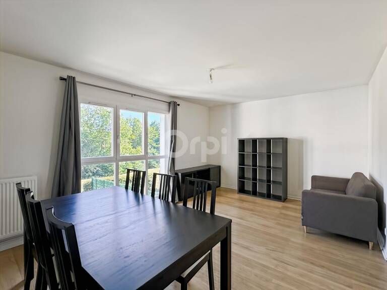 EVREUX - Maison familiale en triplex - 3 chambres, garage et jardin — photo 1