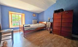 Maison 8 Pièces 185 m² à vendre à Saint-Saturnin-du-Bois (17700)