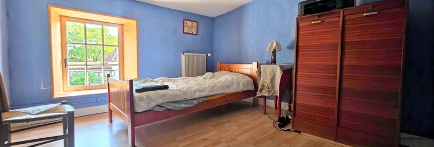 Maison 8 Pièces 185 m² à vendre à Saint-Saturnin-du-Bois (17700)