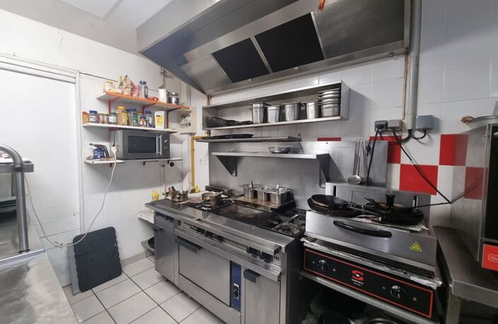 Fonds de commerce à vendre LE POIRE SUR VIE (85), 20 min de La Roche sur Yon, RESTAURANT avec logement — photo 2