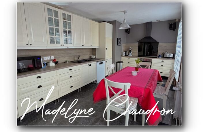 BOURAY-SUR-JUINE – Maison familiale rénovée de 123 m² habitables – 170 m² utiles – 4 chambres – Vie de plain-pied – DPE C — photo 2