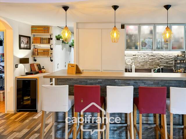 Appartement à vendre 4 pièces LA SEYNE SUR MER (83), grand T4 de 81m2 - Loggia -  Cave — photo du bien