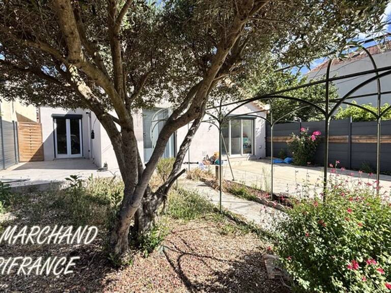 A vendre, en EXCLUSIVITE, BEZIERS (34500) maison de ville T3 avec jardin ! — photo 1