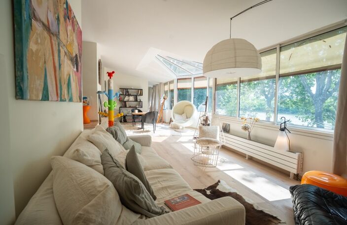 Vue carte postale sur la Maine : Maison atypique et appartement séparé de 300 m2 jouant sur les volumes, la lumière et les perspectives — photo 2