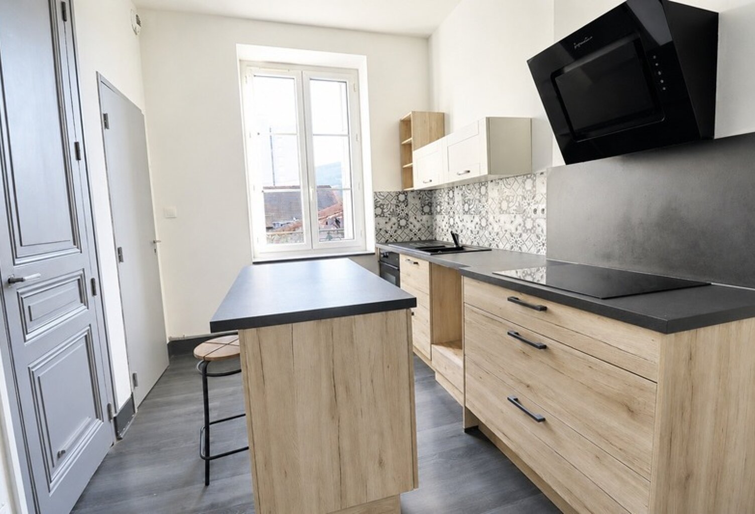 Appartement T3 de caractère avec garage au cœur du Chambon-Feugerolles — photo 1
