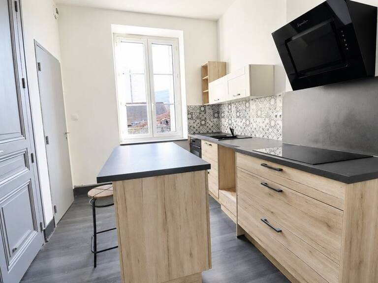 Appartement T3 de caractère avec garage au cœur du Chambon-Feugerolles — photo 1