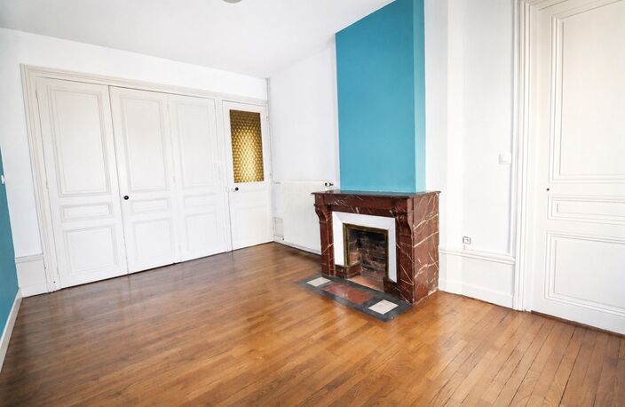 Appartement T3 de caractère avec garage au cœur du Chambon-Feugerolles — photo 4