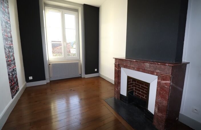 Appartement T3 de caractère avec garage au cœur du Chambon-Feugerolles — photo 5