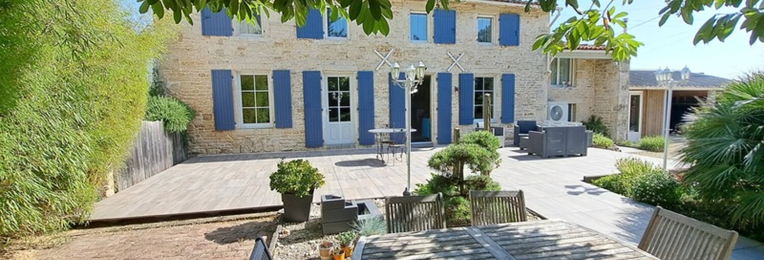 Maison 8 Pièces 168 m² à vendre à Celles-sur-Belle (79370)