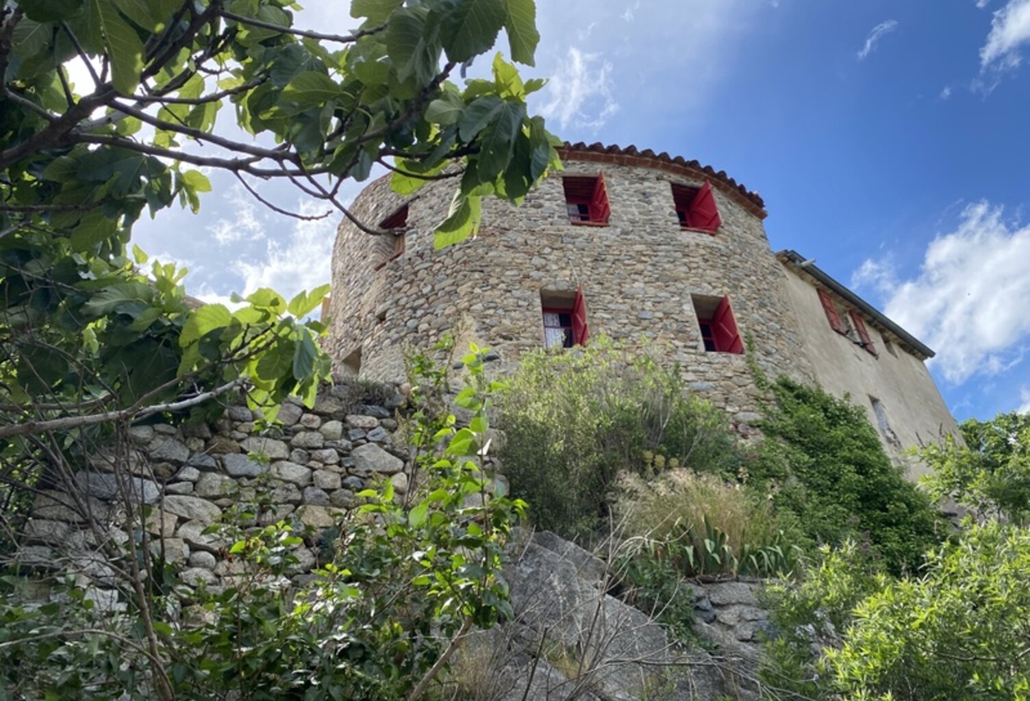 Dpt Pyrénées Orientales (66), à vendre EUS, Maison 4 pièces 73 m² cour intérieure à rénover — photo 1