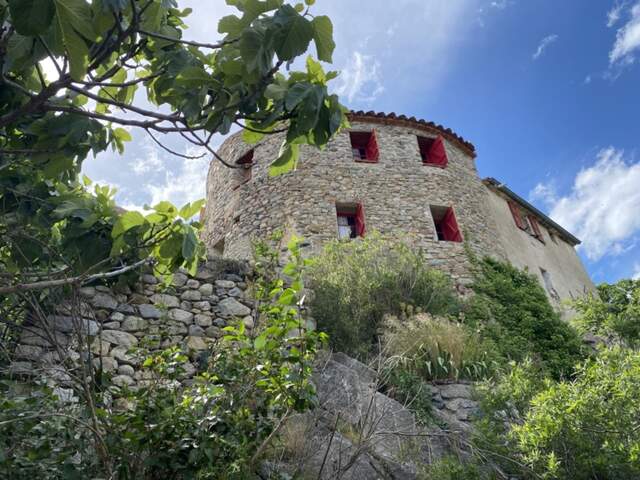 Dpt Pyrénées Orientales (66), à vendre EUS, Maison 4 pièces 73 m² cour intérieure à rénover — photo du bien