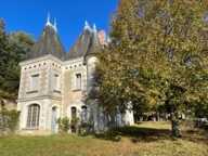 Sublime château édifié au XVI°et remanié au XIX° surblomblant la vallée de la Loire entre Amboise et Tours — photo 2