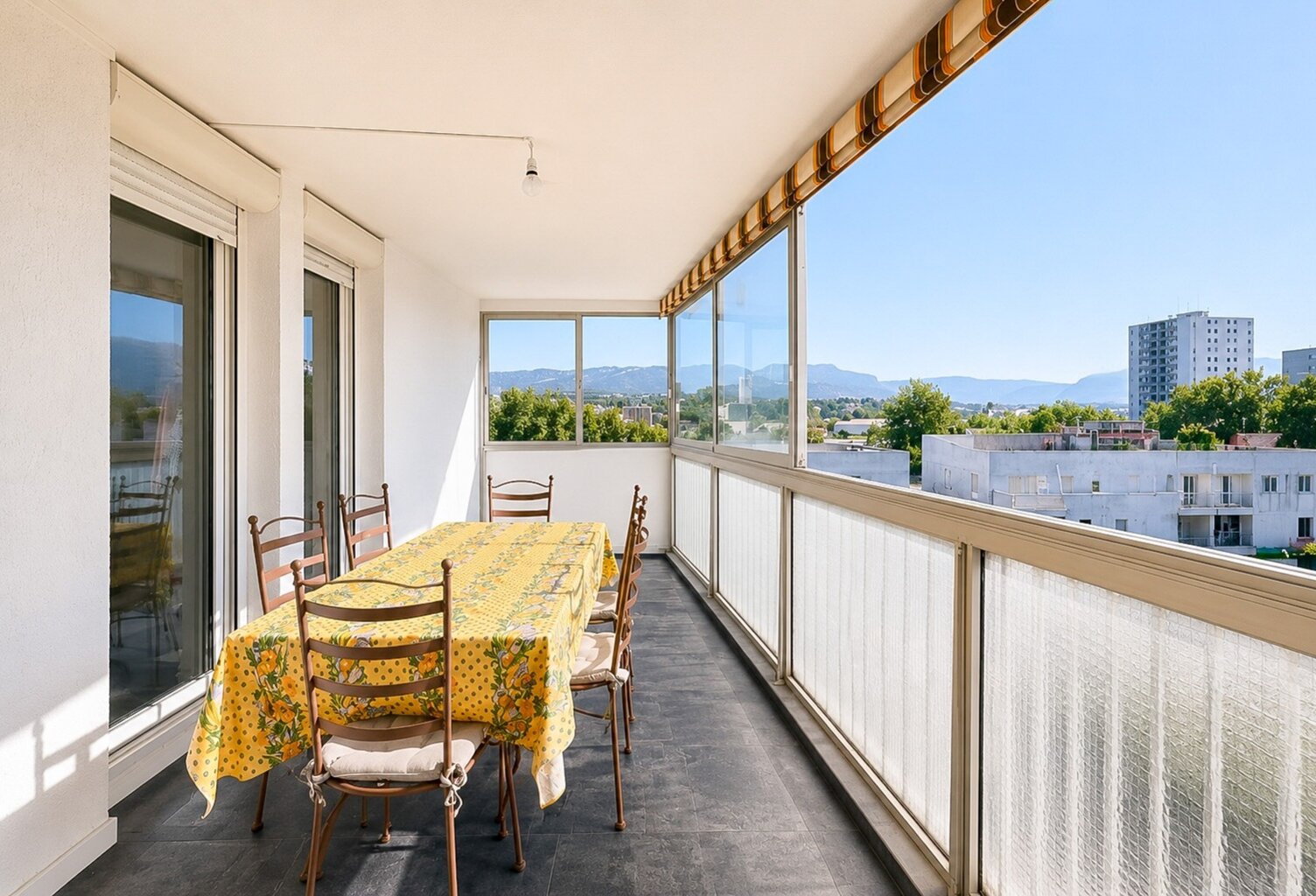 ***VISITE VIRTUELLE DISPONIBLE SUR DEMANDE...LA SEYNE-SUR-MER...LE THERMIDOR II...T3 RÉNOVÉ AVEC VUE BAIE...GARAGE DE 28 M²...LOCATAIRES EN PLACE*** — photo 1