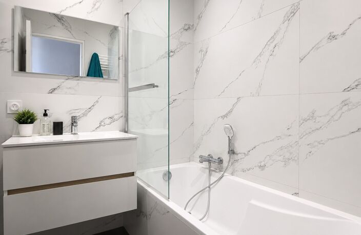 ***VISITE VIRTUELLE DISPONIBLE SUR DEMANDE...LA SEYNE-SUR-MER...LE THERMIDOR II...T3 RÉNOVÉ AVEC VUE BAIE...GARAGE DE 28 M²...LOCATAIRES EN PLACE*** — photo 5