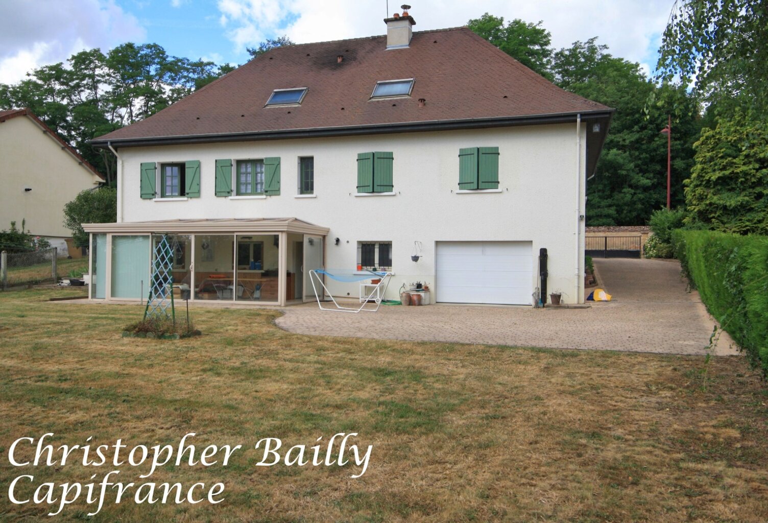 Maison 5 chambres, dans un village dynamique, à proximité directe des commodités — photo 1