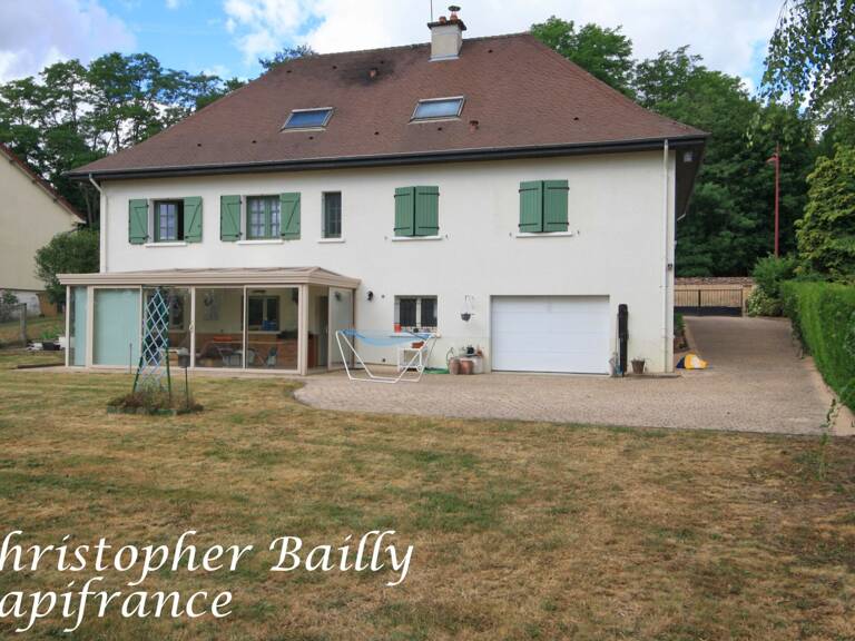 Maison 5 chambres, dans un village dynamique, à proximité directe des commodités — photo 1