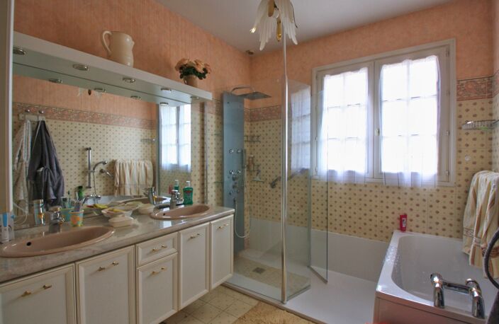 Maison 5 chambres, dans un village dynamique, à proximité directe des commodités — photo 5