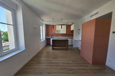 Appartement 5 pièces 995 €