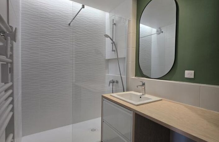 NANCY ARTEM : DUPLEX 4 CHAMBRES RENOVE AVEC PAC GAINABLE — photo 4