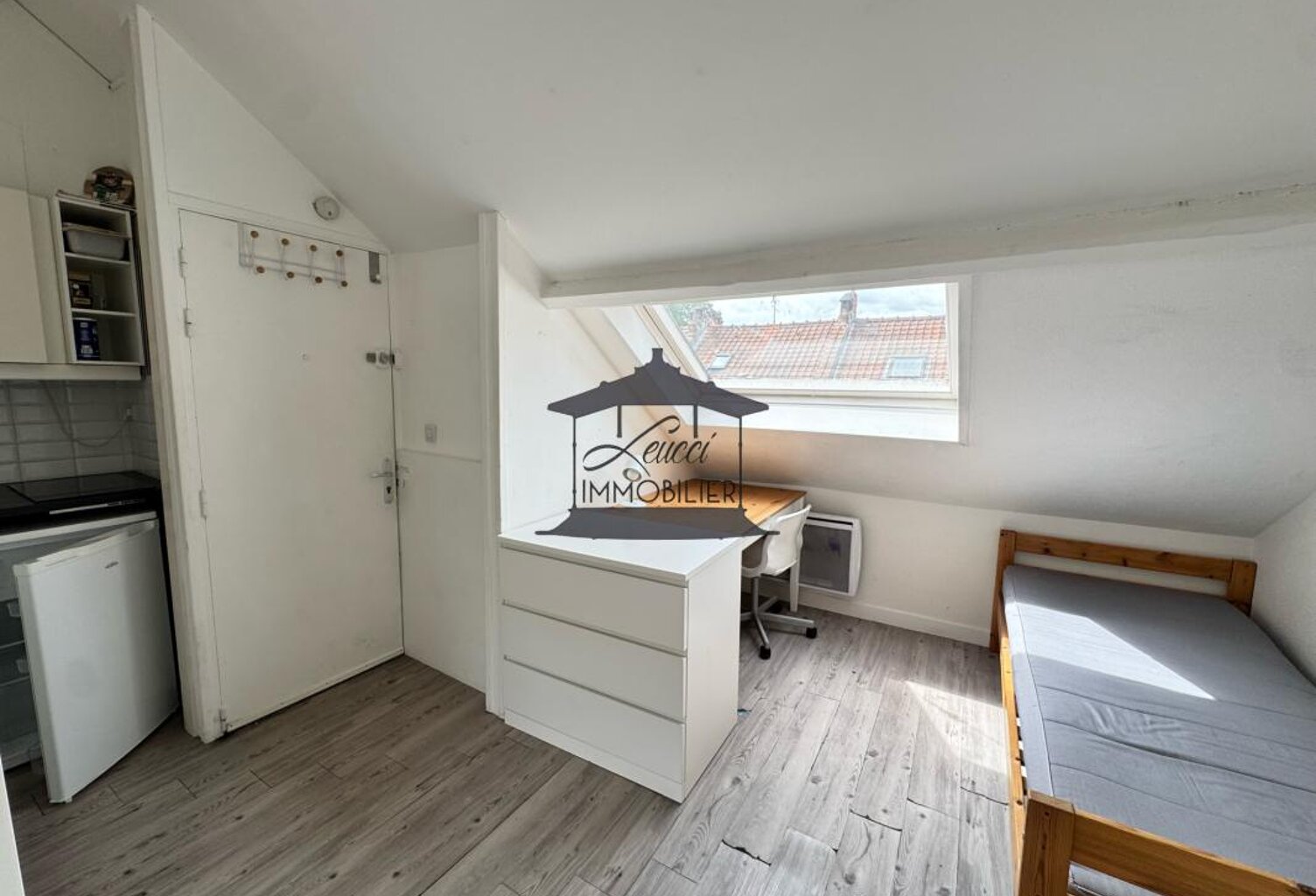 Lille Centre   Studio meublé à 2 pas de HEI   Idéal investis — photo 1