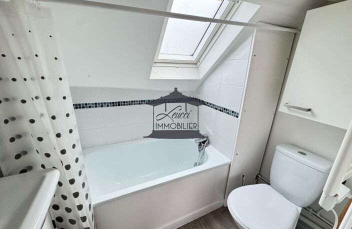 Lille Centre   Studio meublé à 2 pas de HEI   Idéal investis — photo 4