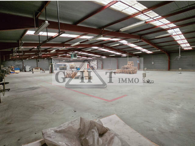 Local d'activité de 1900 m² à vendre à NEUILLY EN THELLE — photo du bien