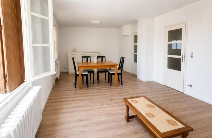 Grande maison familiale sur 968 m² avec double garage — photo 3