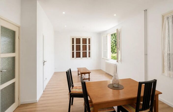 Grande maison familiale sur 968 m² avec double garage — photo 4