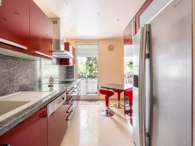 Bel Appartement T4 avec 3 chambres, terrasse, parking cellier — photo du bien