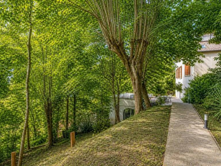 Maison de 169 m² à Auvers-sur-Oise avec beau terrain boisé — photo 1
