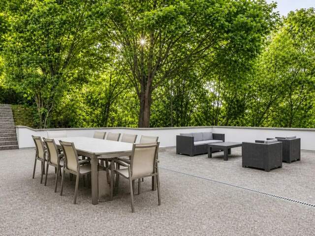 Maison de 169 m² à Auvers-sur-Oise avec beau terrain boisé — photo du bien