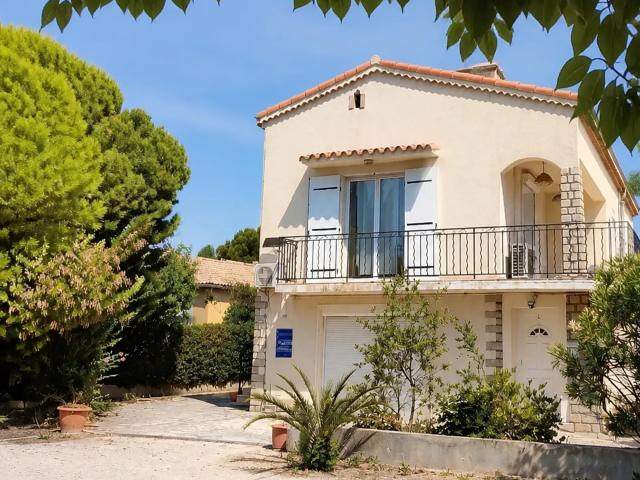Maison de 9 pièces de 246 m² à Velaux — photo du bien