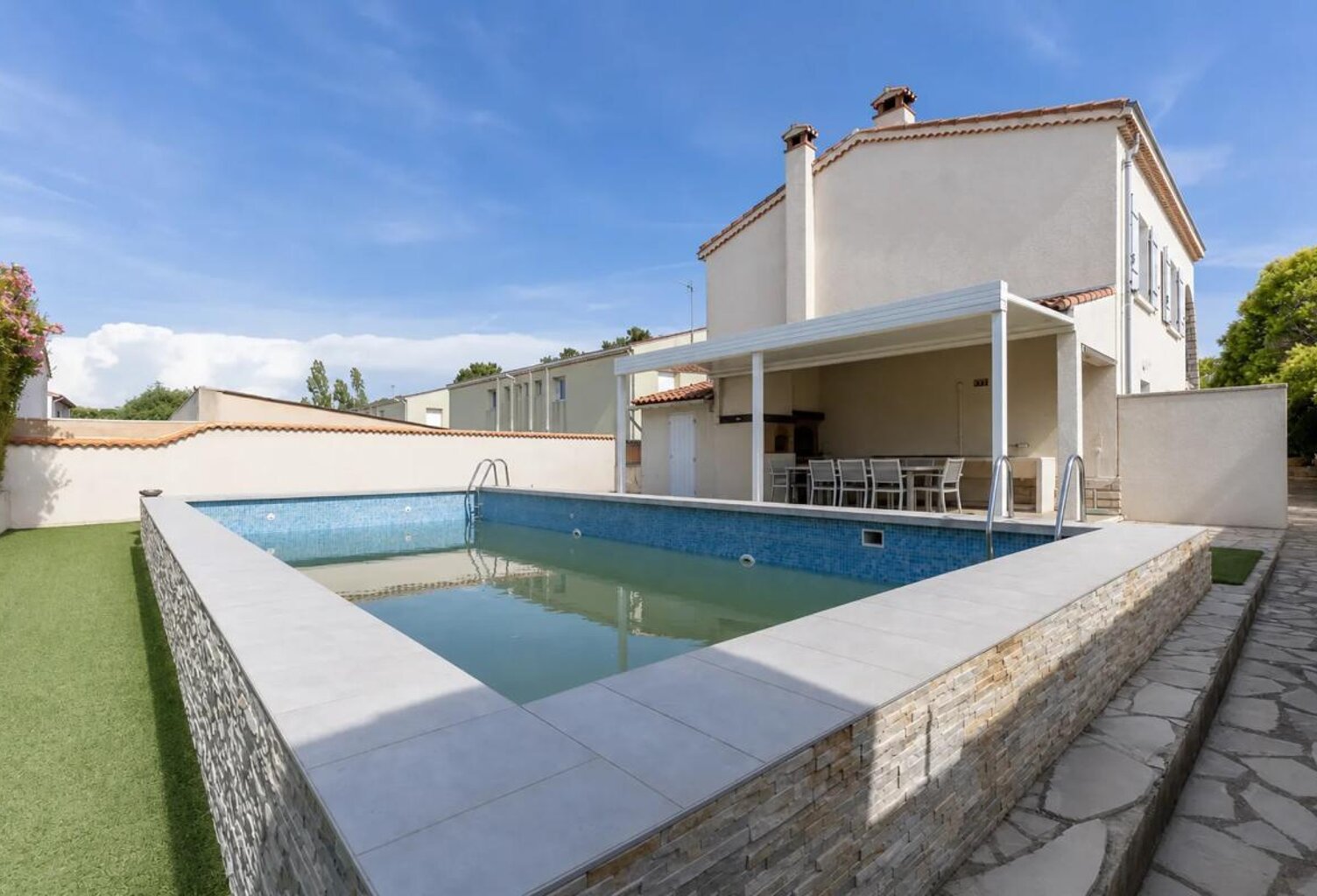 Maison de 9 pièces de 246 m² à Velaux — photo 1