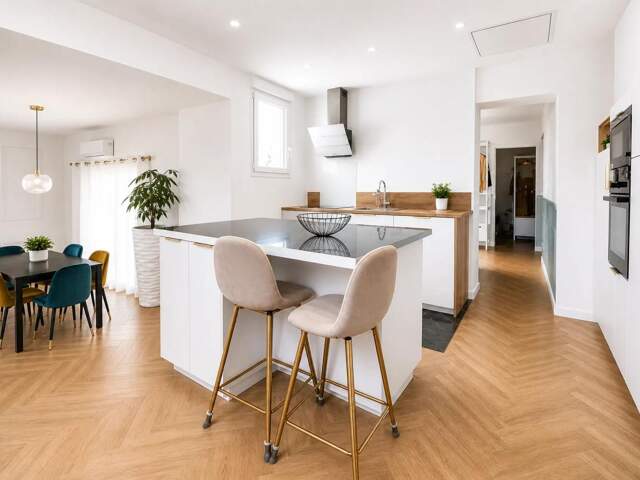 Maison de 5 pièces de 104 m² à Laval — photo du bien