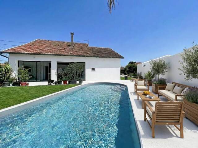 Maison rénovée avec piscine de 5 pièces de 150 m² à Anglet — photo du bien