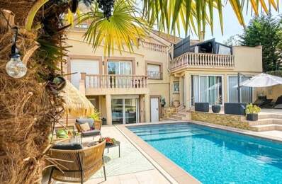 Grande villa avec maison d'amis — photo du bien