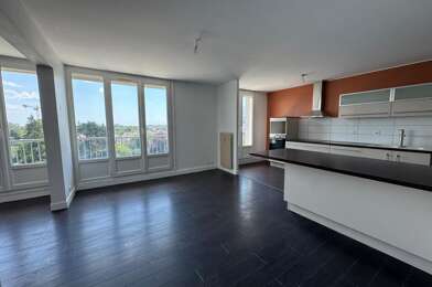 Appartement 3 pièces 880 €