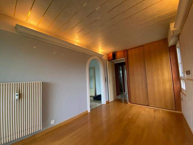 Appartement À Vendre — photo du bien