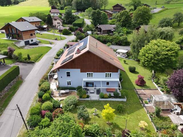 HABÈRE-LULLIN | CORPS DE FERME DE CARACTÈRE RÉNOVÉ | 376 M² | APPARTEMENT INDÉPENDANT | GÎTE / ACTIVITÉ TOURISTIQUE | TERRAIN 1 898 M² — photo du bien