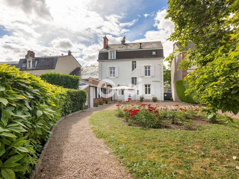 Maison de Maître de caractère au cœur de Saint-Junien — photo 1