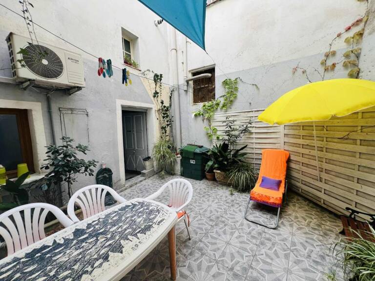 MAISON DE VILLE AVEC GARAGE, COUR et TERRASSE — photo 1