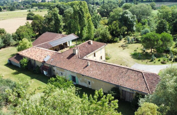 Corps de ferme isolée cadre bucolique 1,3ha — photo 3
