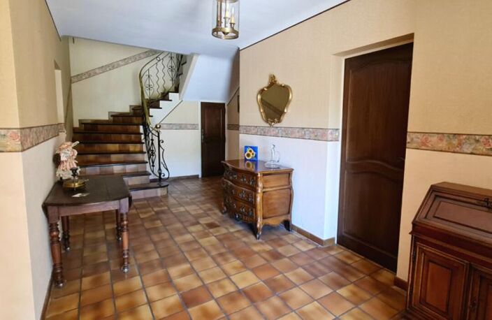 Alès- Maison 5 chambres  170m²  habitable - 2100 m² de terrain clos - — photo 3