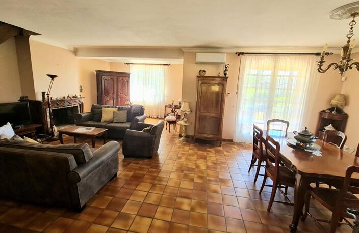 Alès- Maison 5 chambres  170m²  habitable - 2100 m² de terrain clos - — photo 4