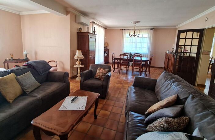 Alès- Maison 5 chambres  170m²  habitable - 2100 m² de terrain clos - — photo 5